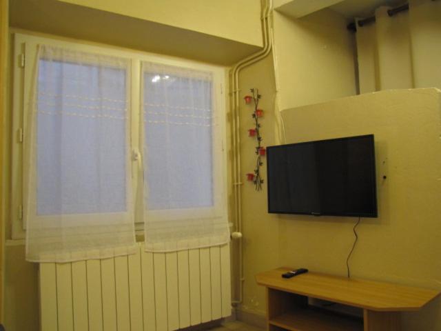 Maison De Village Dans Une Rue Calme Ax-les-Thermes Luaran gambar